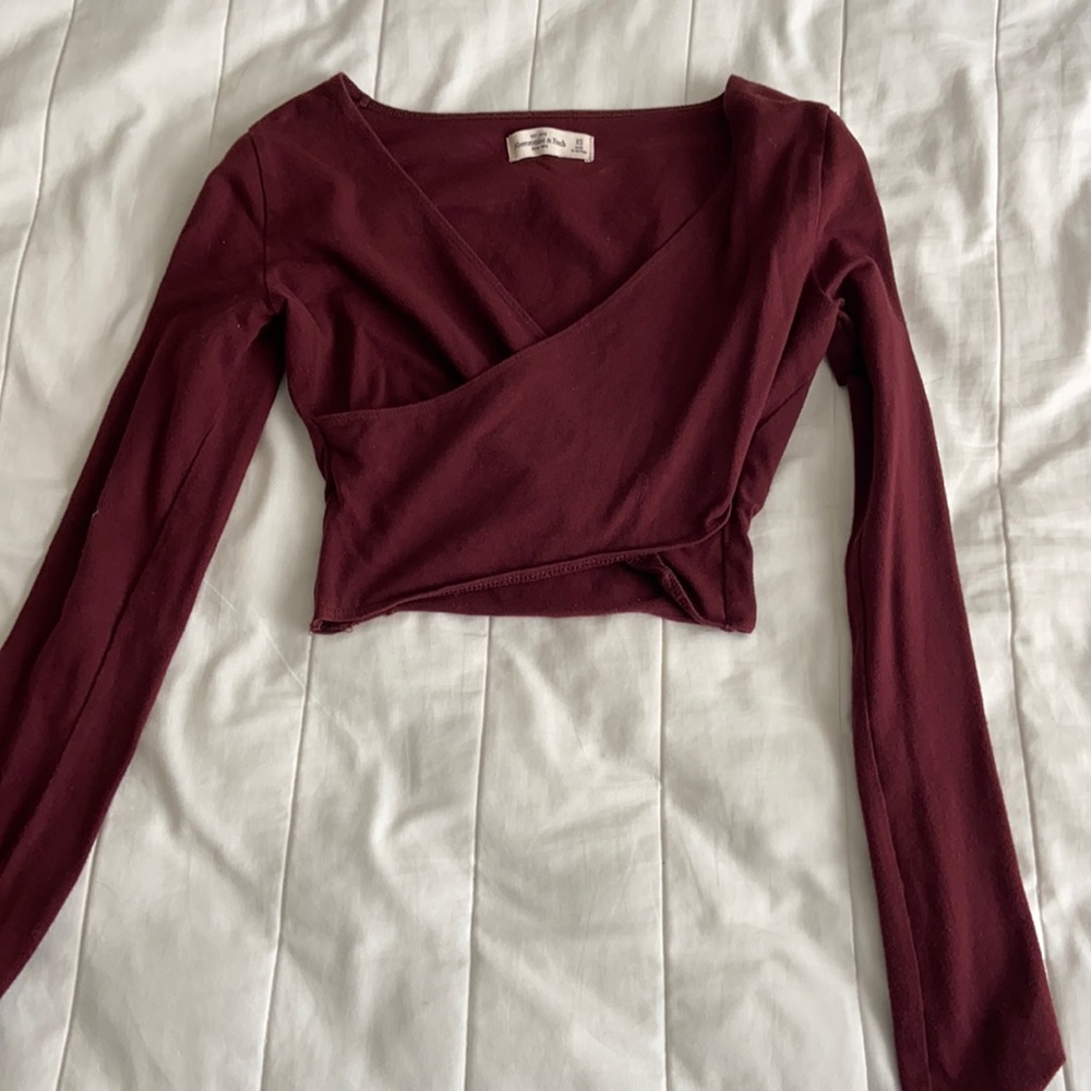Abercrombie and Fitch long sleeve crop top